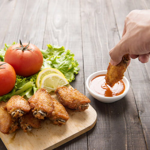 Chicken Wings And Dipping Sauce