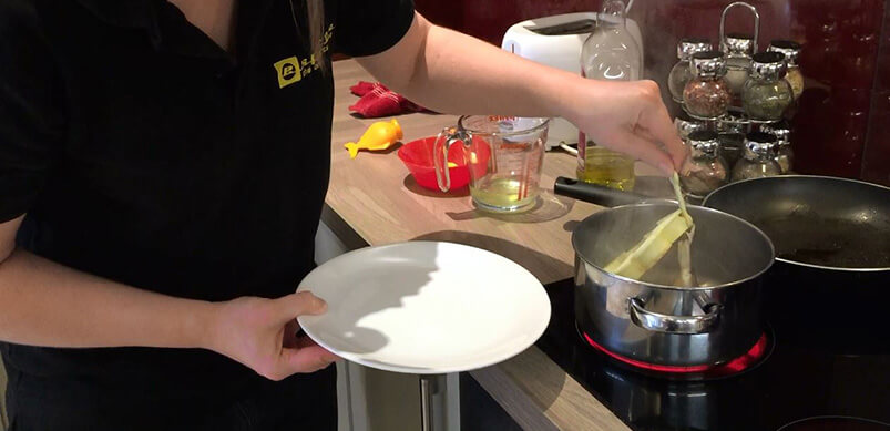 Taking Fried Egg Mould Out Of Pan