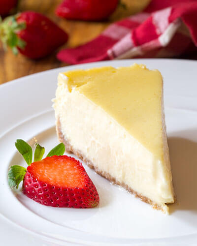 Slow Cooker Cheesecake With Strawberries