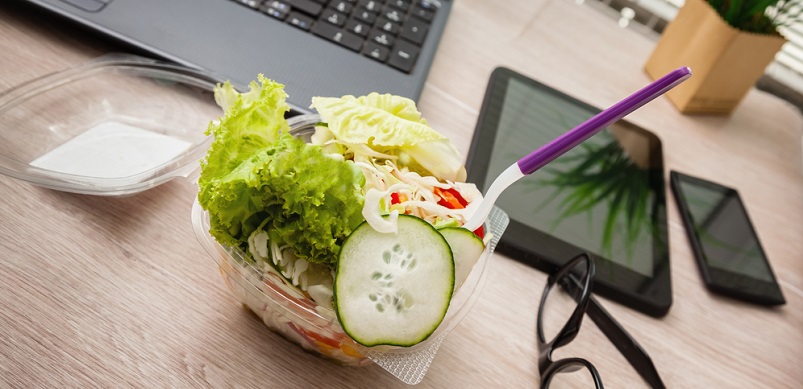 Fork in salad bowl